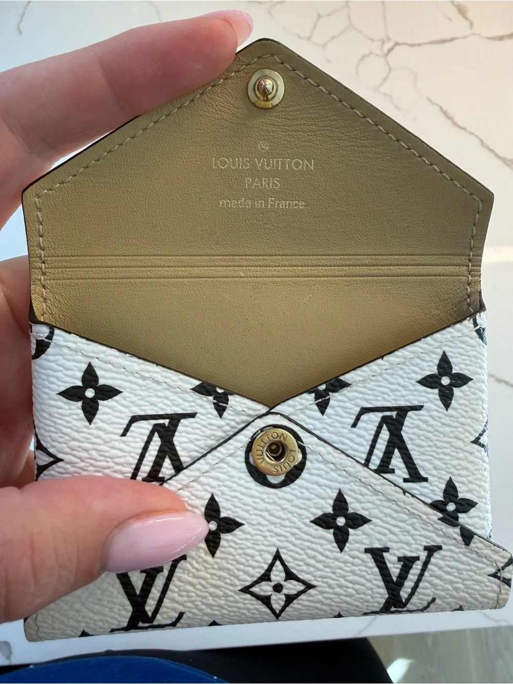 Louis Vuitton White & Black Monogram Cardholder